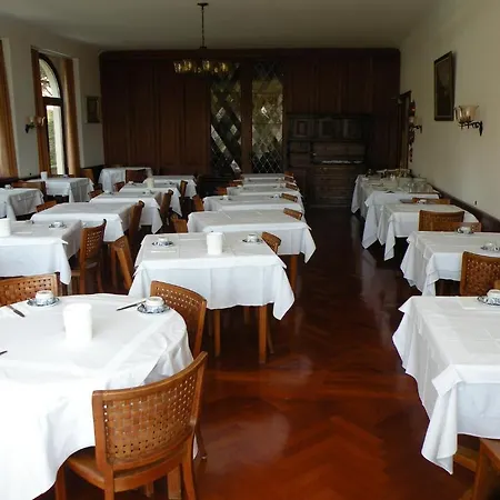 Schlosshotel Ξενοδοχείο Λοκάρνο