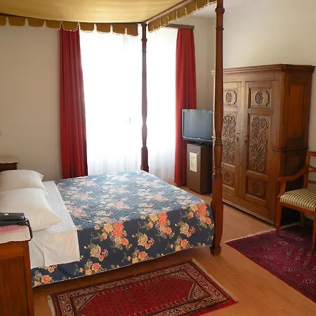 Schlosshotel 2*